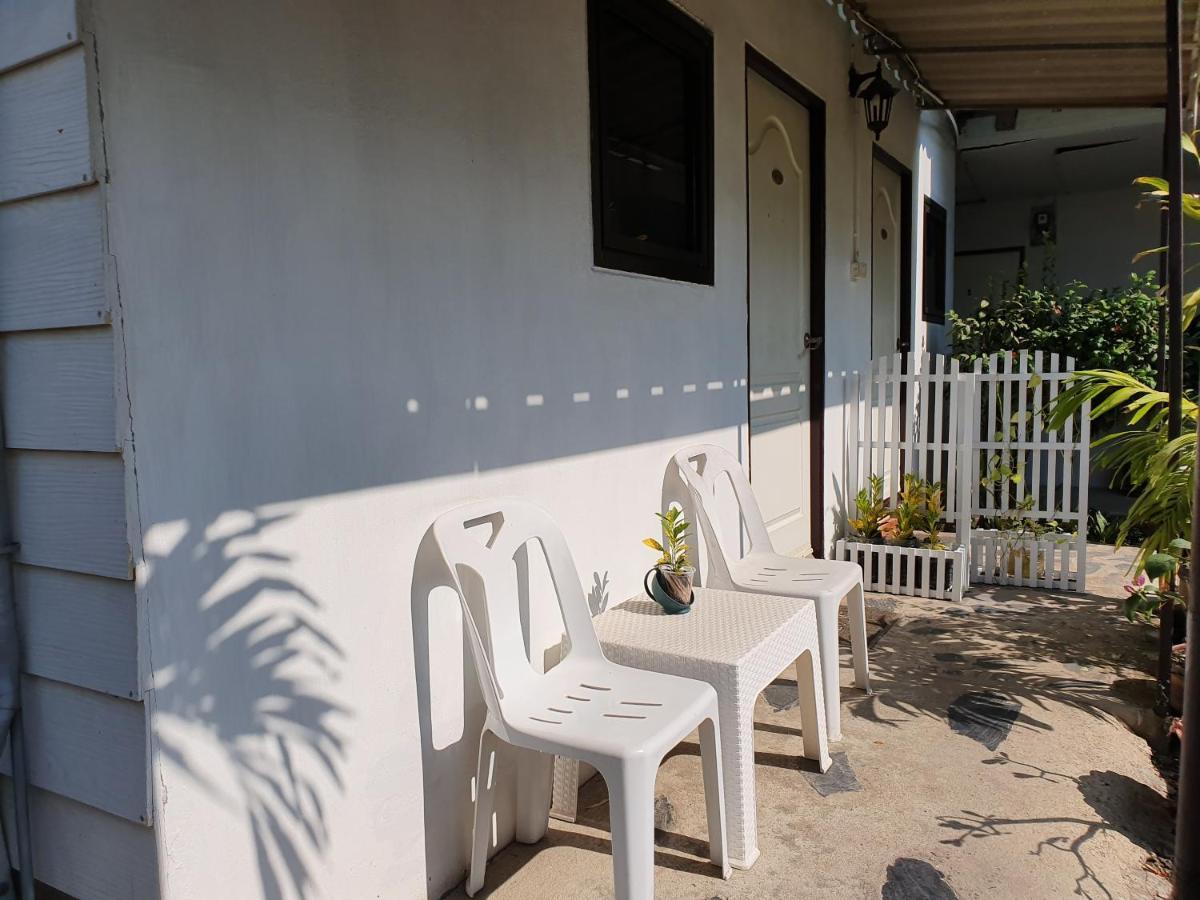 P.California Inter Hostel Nang Rong Eksteriør bilde
