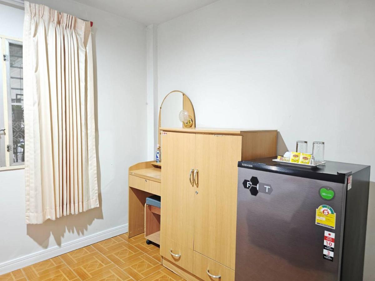 P.California Inter Hostel Nang Rong Eksteriør bilde