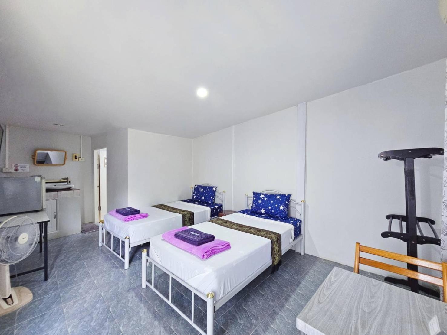 P.California Inter Hostel Nang Rong Eksteriør bilde