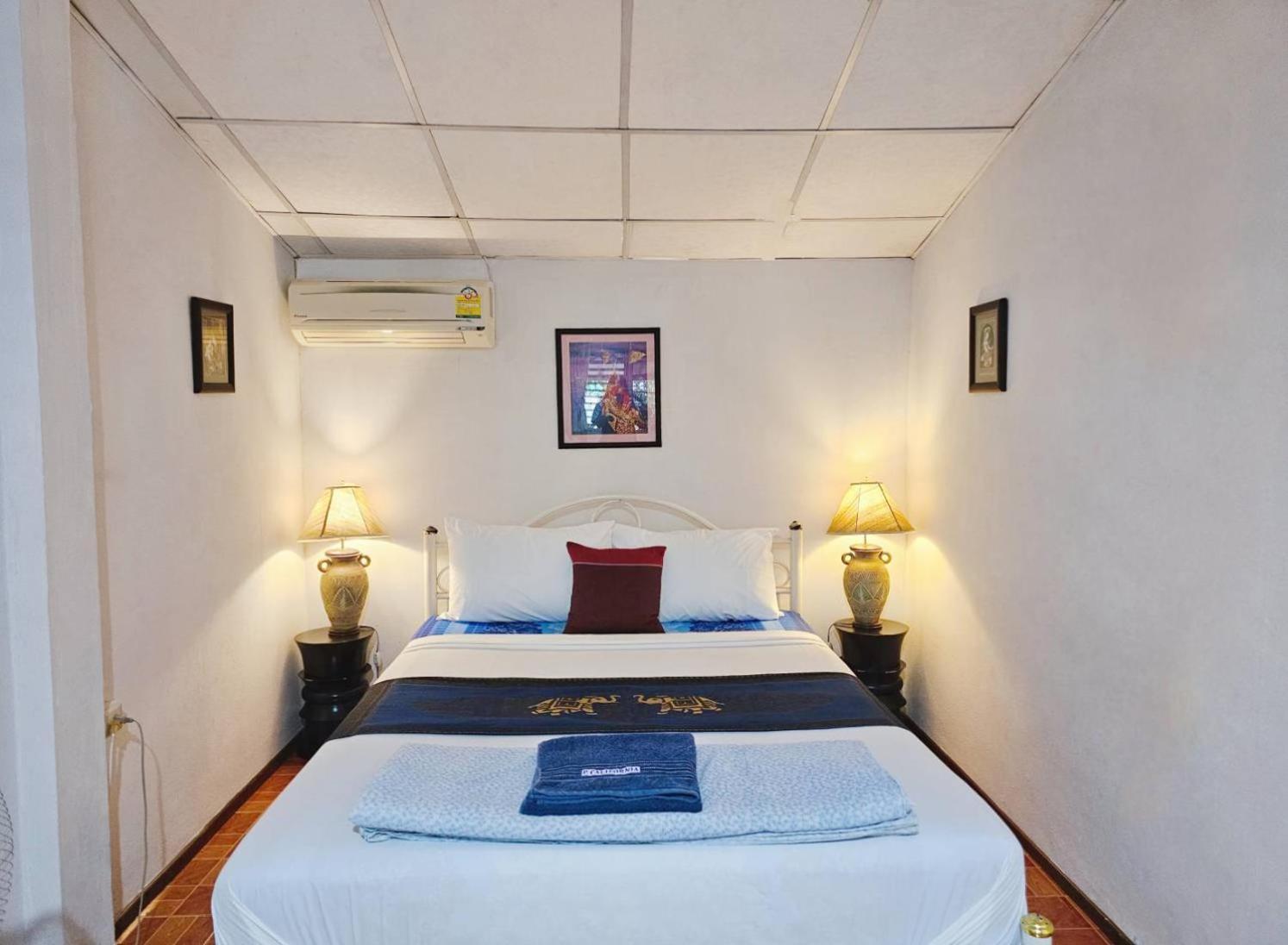 P.California Inter Hostel Nang Rong Eksteriør bilde
