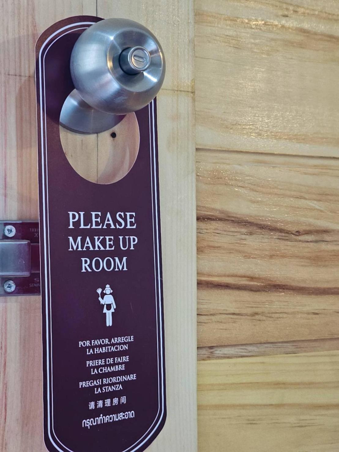 P.California Inter Hostel Nang Rong Eksteriør bilde