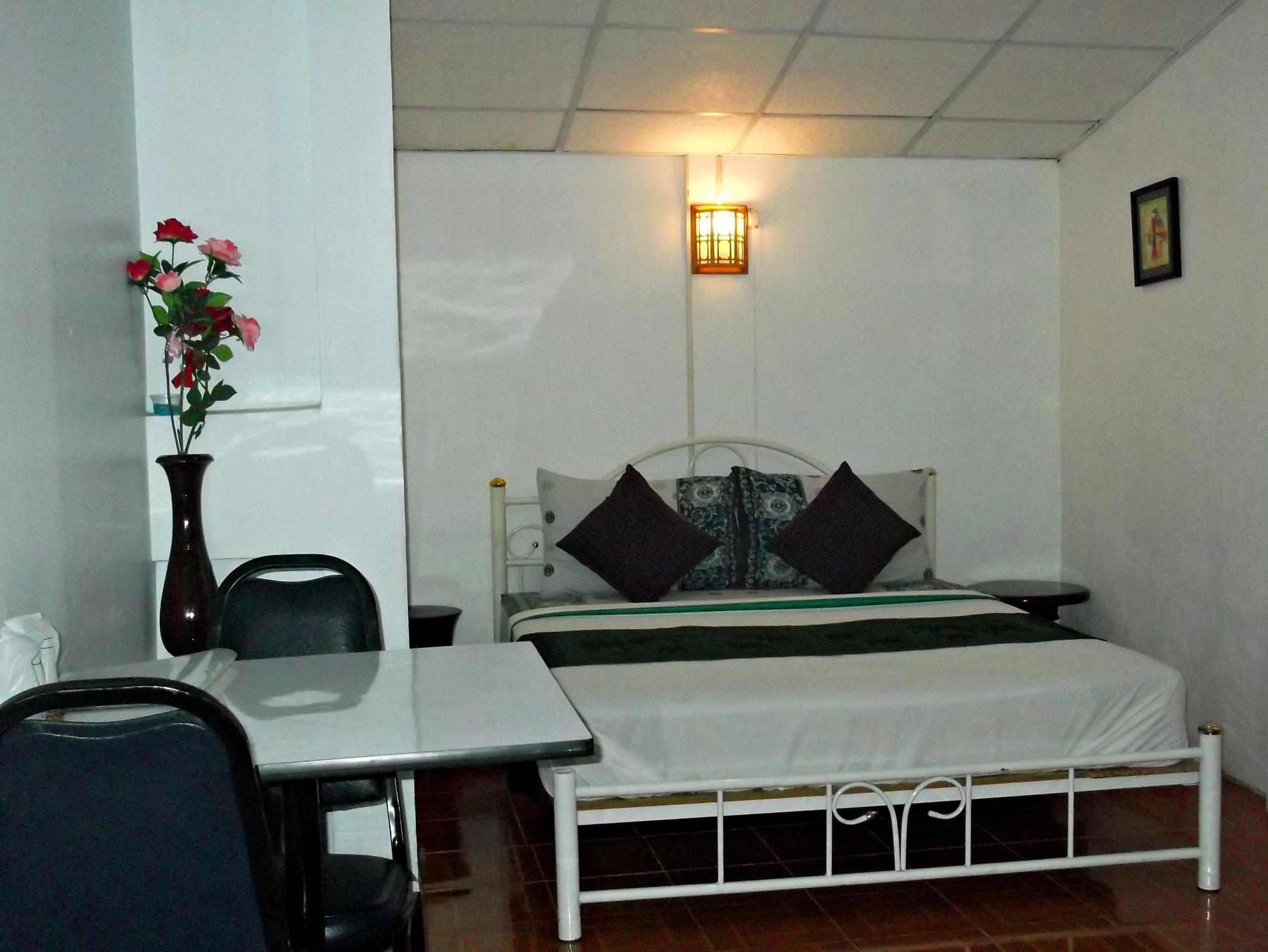 P.California Inter Hostel Nang Rong Eksteriør bilde