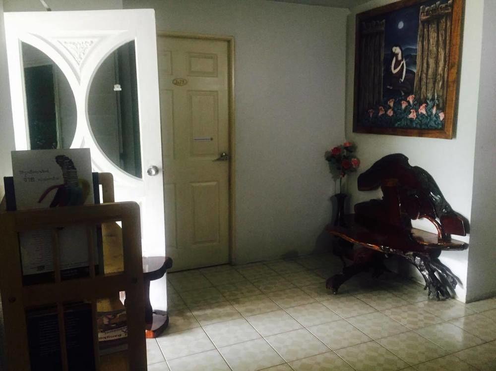 P.California Inter Hostel Nang Rong Eksteriør bilde