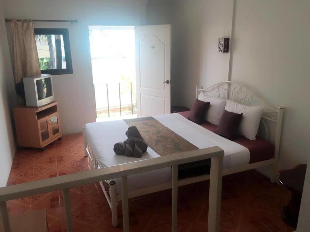P.California Inter Hostel Nang Rong Eksteriør bilde
