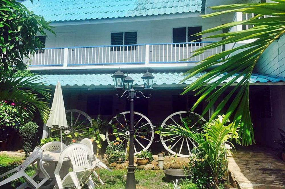 P.California Inter Hostel Nang Rong Eksteriør bilde