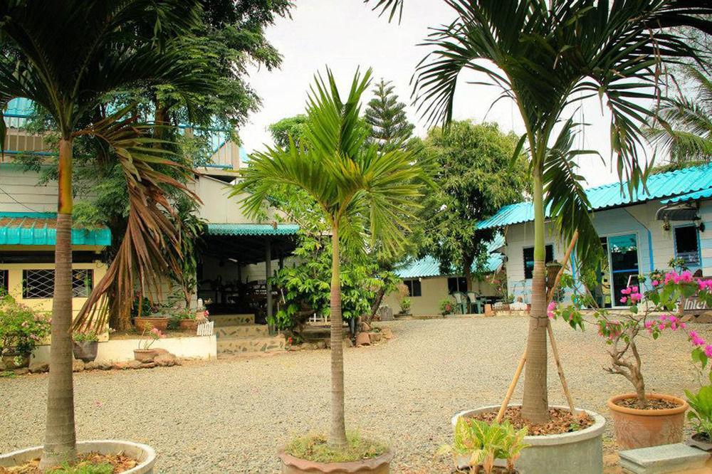P.California Inter Hostel Nang Rong Eksteriør bilde