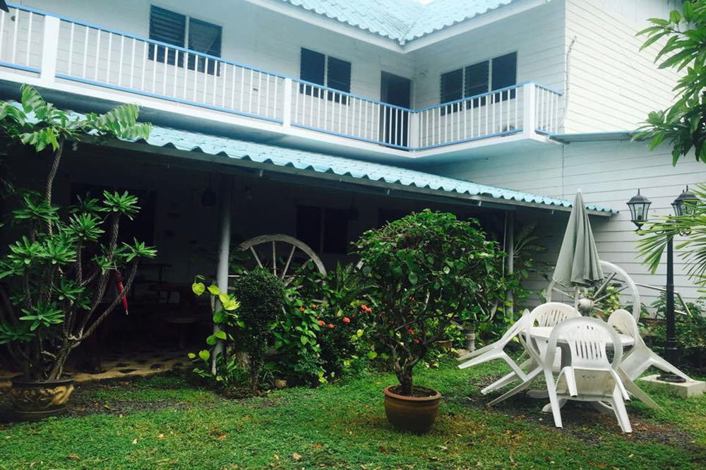 P.California Inter Hostel Nang Rong Eksteriør bilde