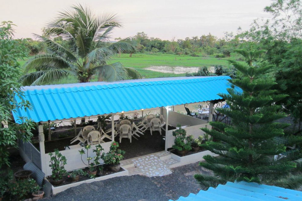 P.California Inter Hostel Nang Rong Eksteriør bilde